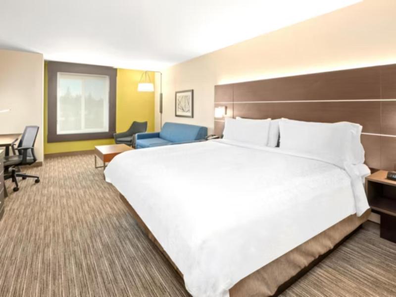 Holiday Inn Express & Suites Marysville By IHG image