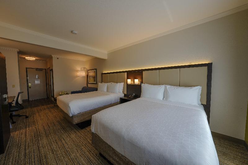 Holiday Inn Express and Suites Santa Clara Silicon