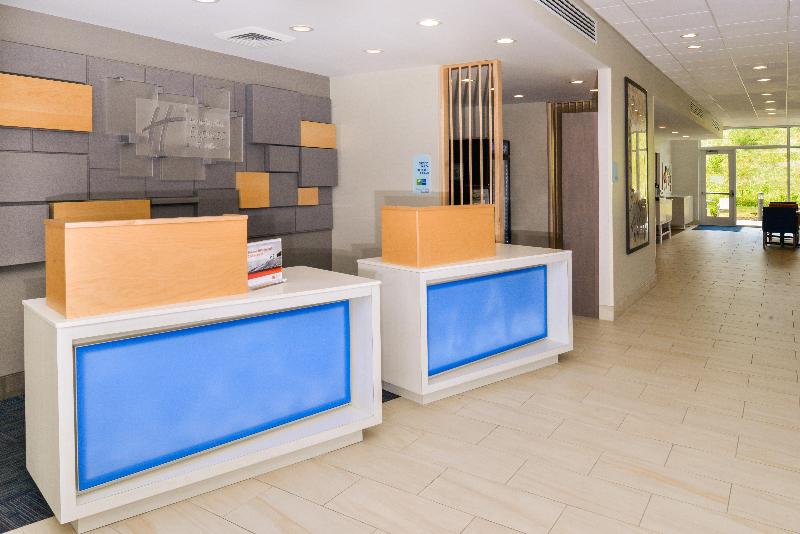 Holiday Inn Express & Suites Salem image
