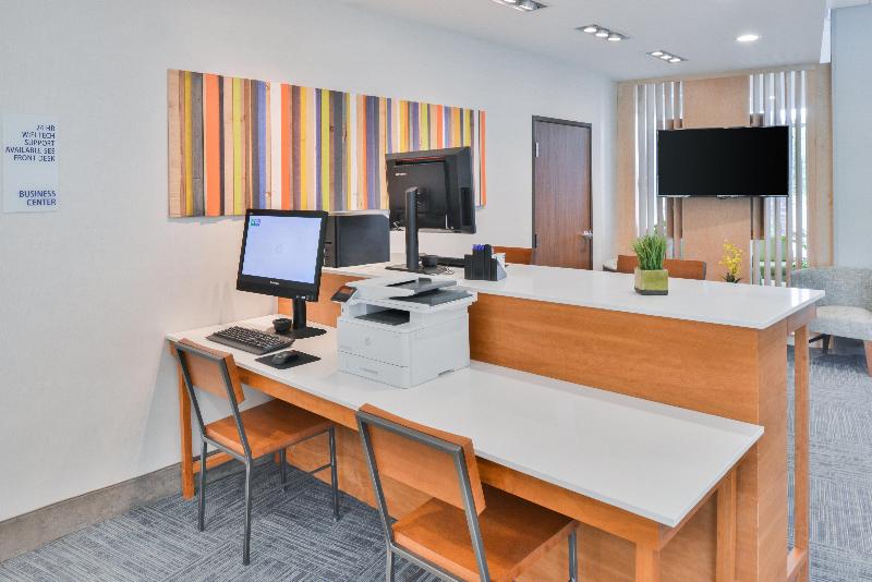 Holiday Inn Express & Suites Salem image
