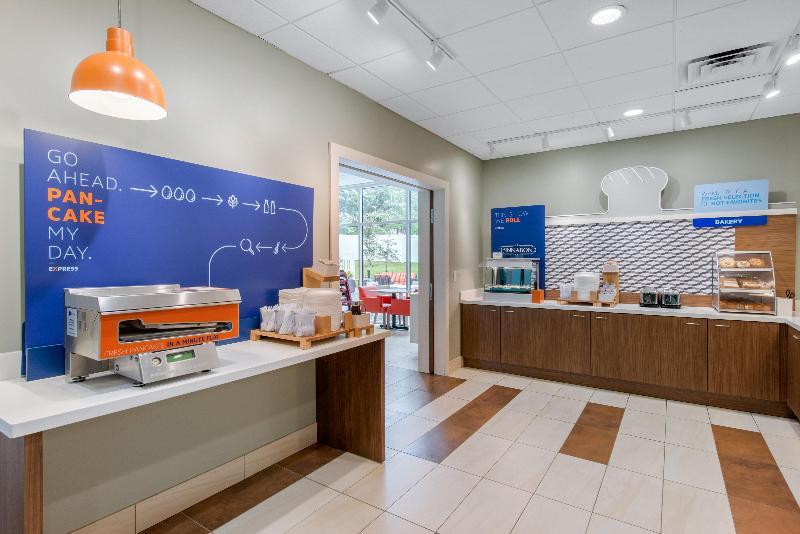 Holiday Inn Express & Suites Salem image