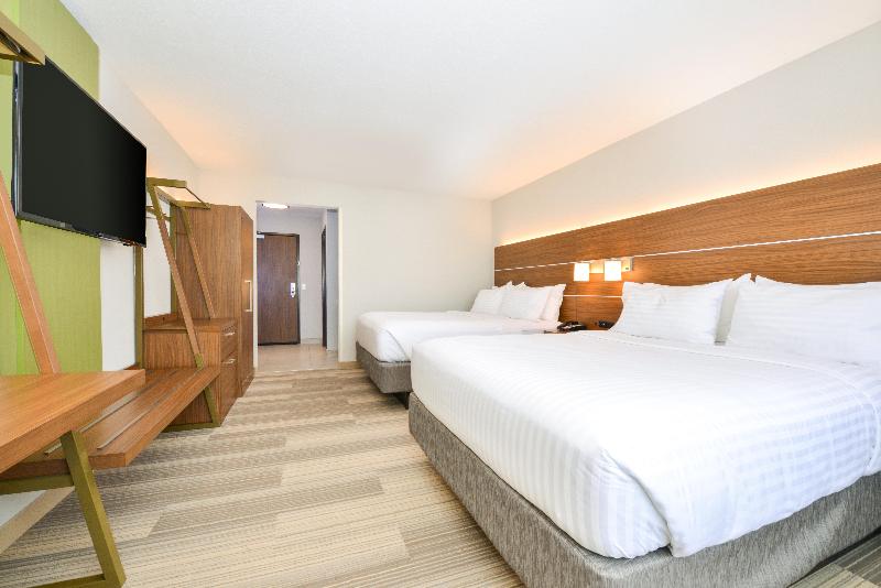 Holiday Inn Express & Suites Salem image