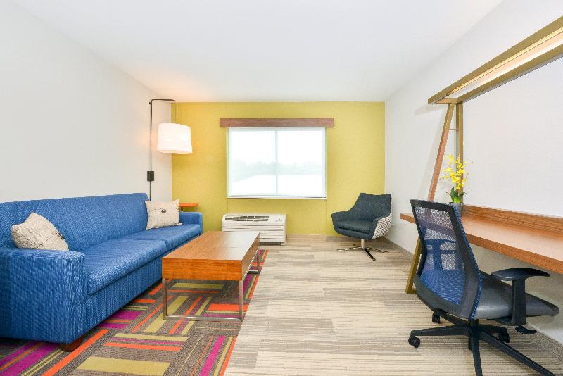 Holiday Inn Express & Suites Salem image