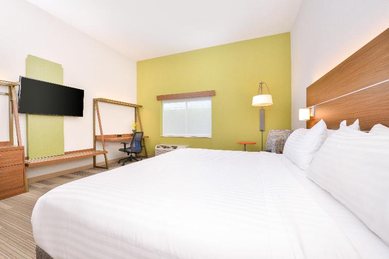 Holiday Inn Express & Suites Salem image