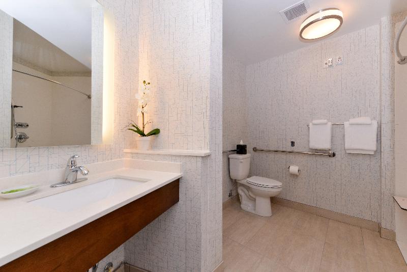 Holiday Inn Express & Suites Salem image