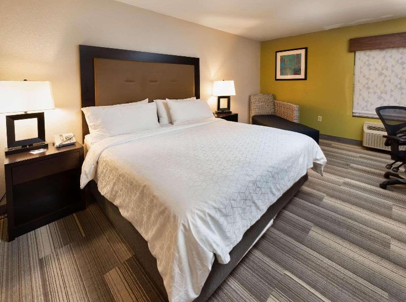 Country Inn & Suites by Radisson South Haven MI image