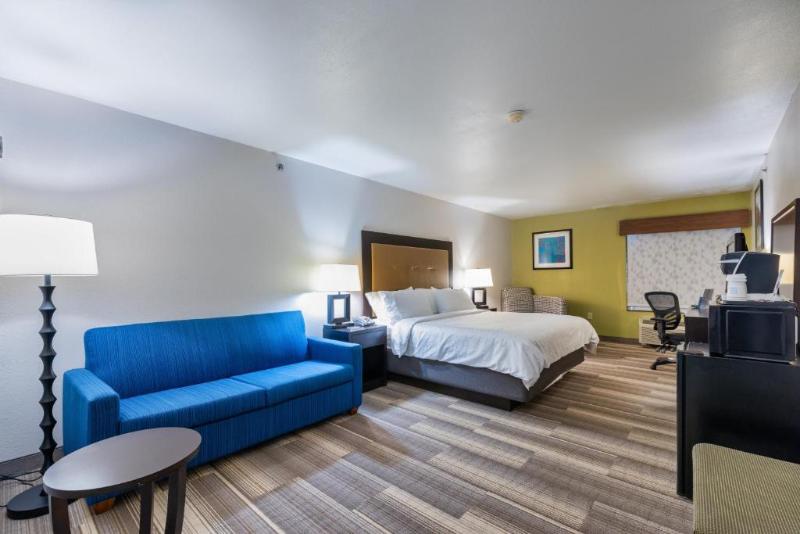 Country Inn & Suites by Radisson South Haven MI image