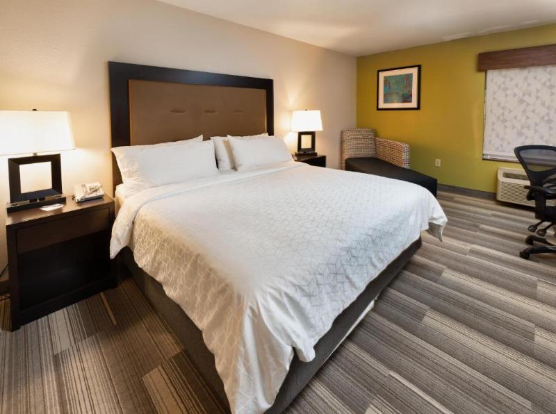 Country Inn & Suites by Radisson South Haven MI image