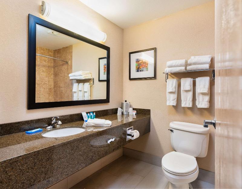 Country Inn & Suites by Radisson South Haven MI image