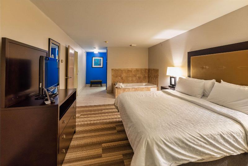 Country Inn & Suites by Radisson South Haven MI image