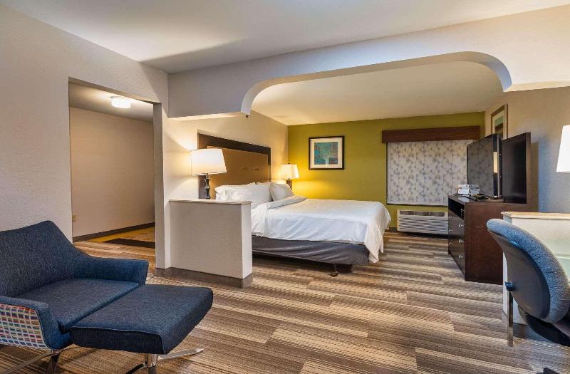 Country Inn & Suites by Radisson South Haven MI image