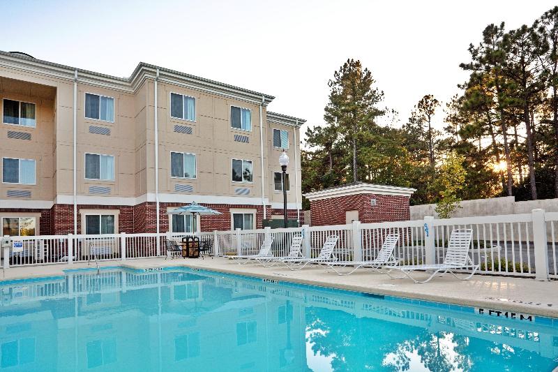 Holiday Inn Express and Suites Southern Pines Pine image