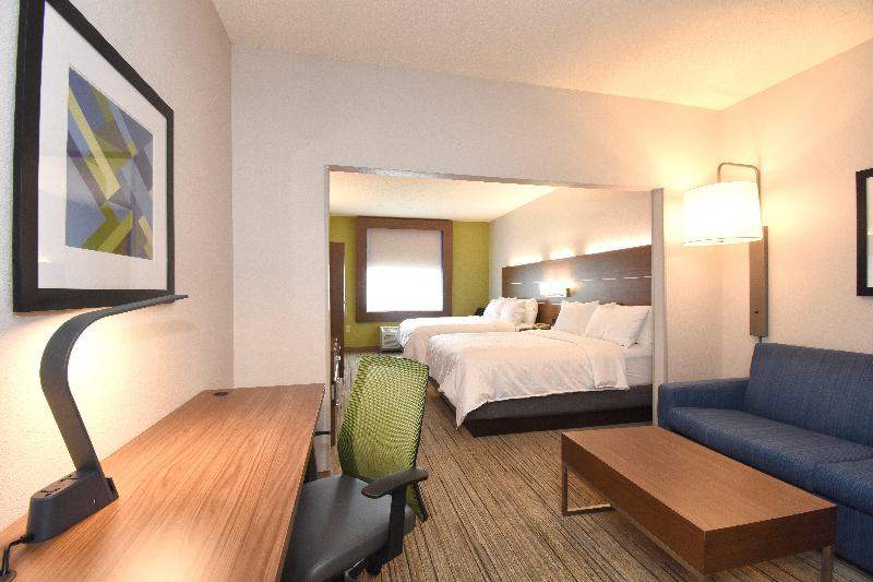 Holiday Inn Express and Suites Southern Pines Pine image