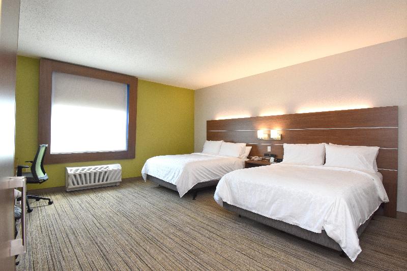 Holiday Inn Express and Suites Southern Pines Pine image