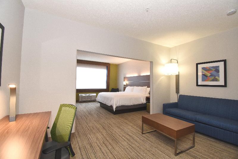 Holiday Inn Express and Suites Southern Pines Pine image