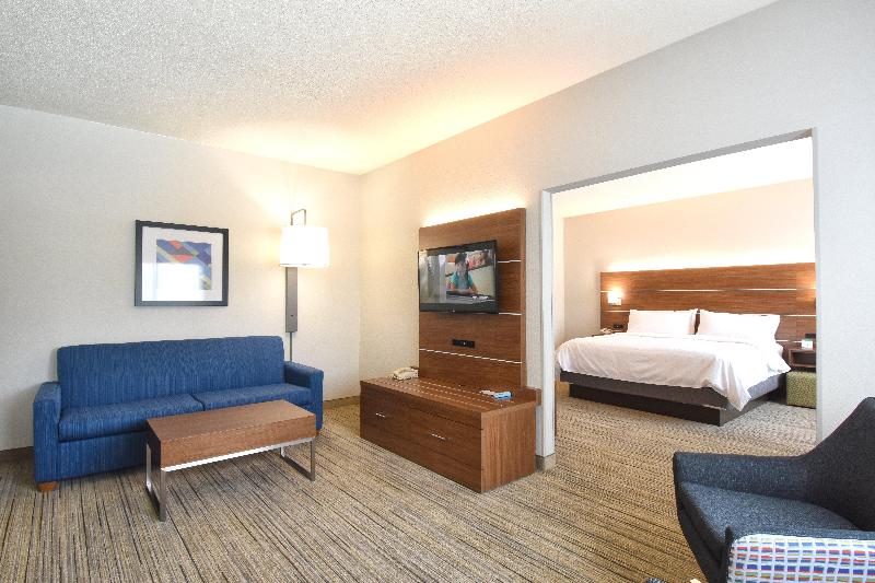 Holiday Inn Express and Suites Southern Pines Pine image