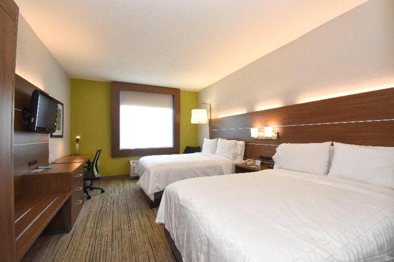 Holiday Inn Express and Suites Southern Pines Pine image