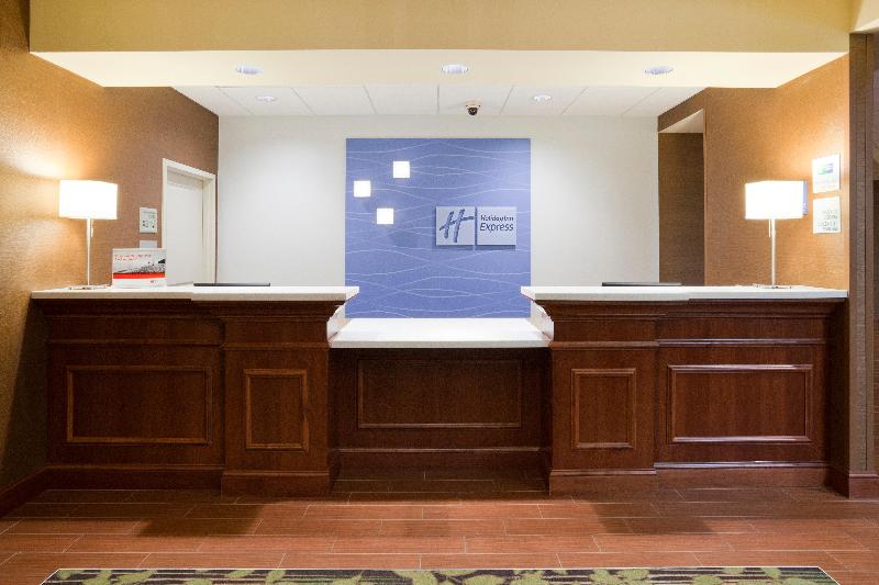 HOLIDAY INN EXPRESS & SUITES WILLMAR