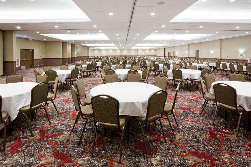 Holiday Inn Express & Suites Willmar By IHG image