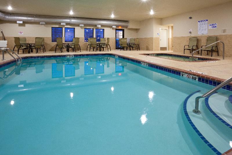 Holiday Inn Express & Suites Willmar By IHG image