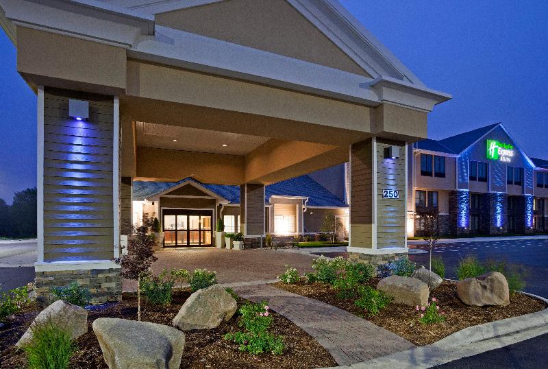 Holiday Inn Express & Suites Willmar By IHG image