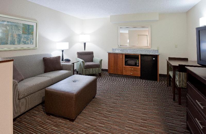 Holiday Inn Express & Suites Willmar By IHG image