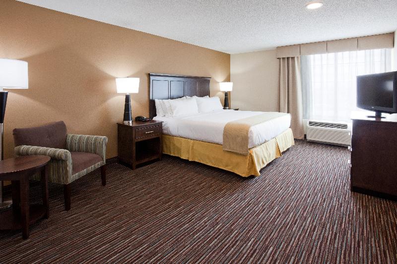 Holiday Inn Express & Suites Willmar By IHG image