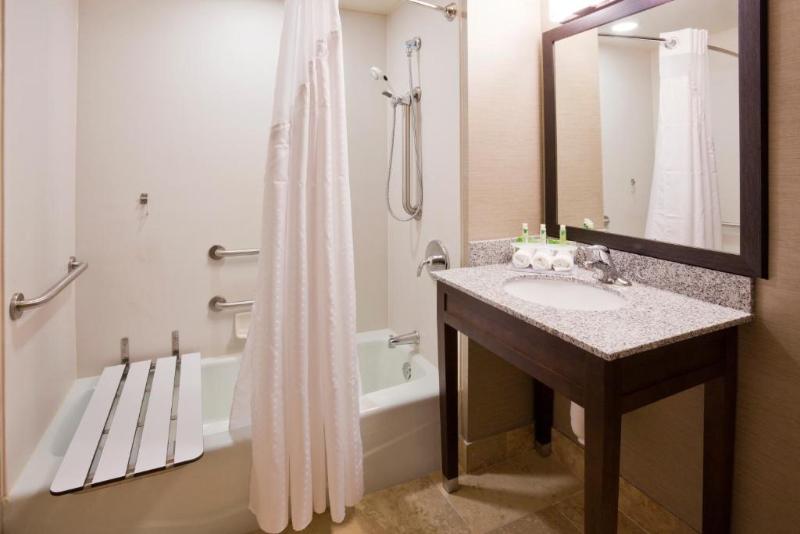 Holiday Inn Express & Suites Willmar By IHG image