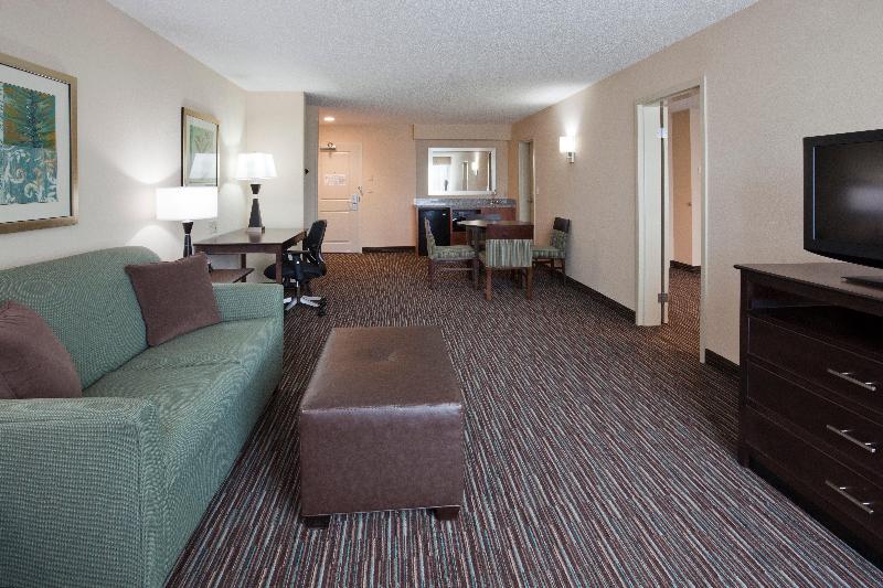 Holiday Inn Express & Suites Willmar By IHG image