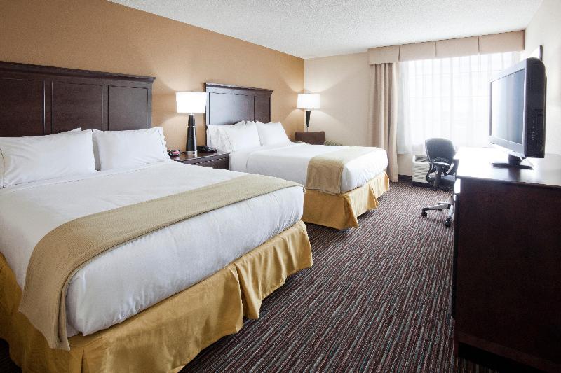Holiday Inn Express & Suites Willmar By IHG image