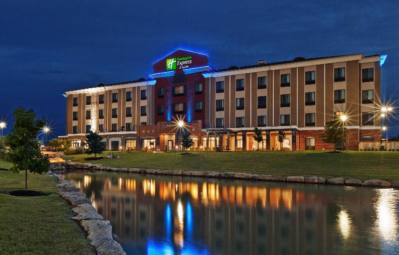 Holiday Inn Express and Suites Glenpool Tulsa Sout