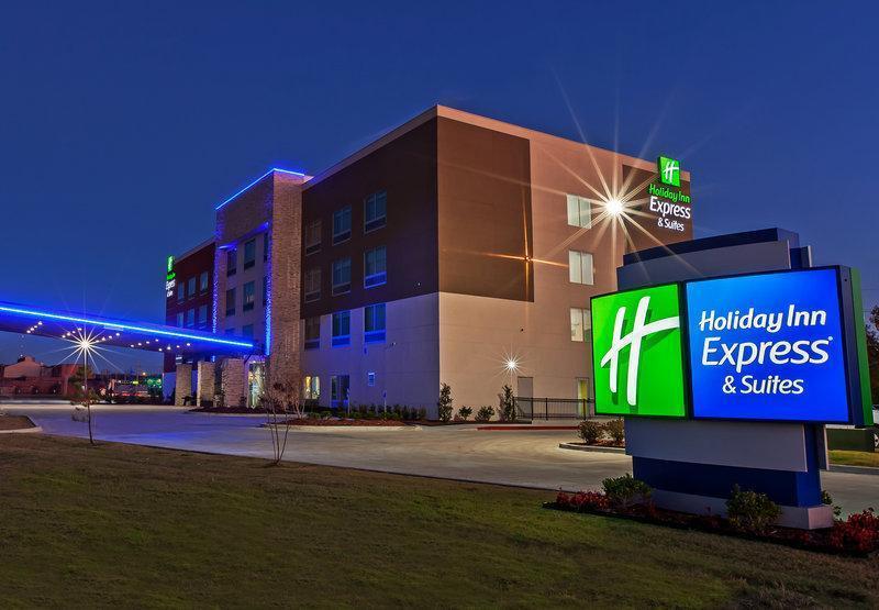 Holiday Inn Express and Suites Tulsa West Sand Spr