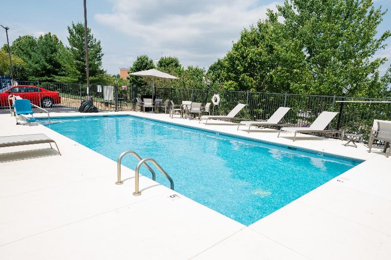 Holiday Inn Express and Suites Knoxville North I 7 image
