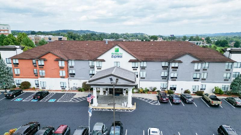 Holiday Inn Express and Suites Knoxville North I 7 image