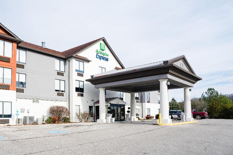 Holiday Inn Express and Suites Knoxville North I 7 image