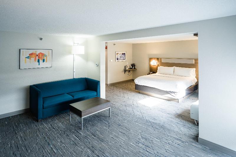 Holiday Inn Express and Suites Knoxville North I 7 image