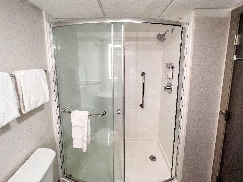 Holiday Inn Express and Suites Knoxville North I 7 image