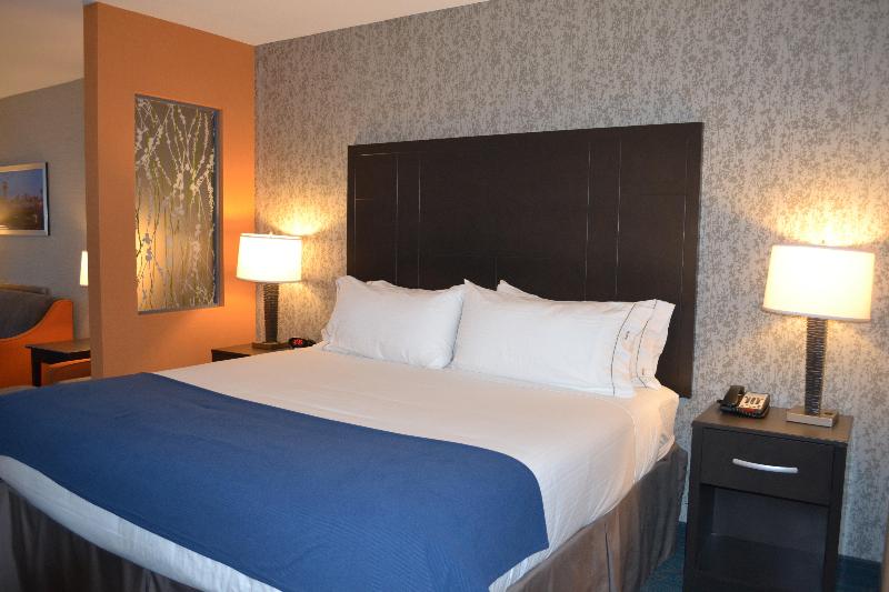 Holiday Inn Express Knoxville West Papermill Dr photo 9