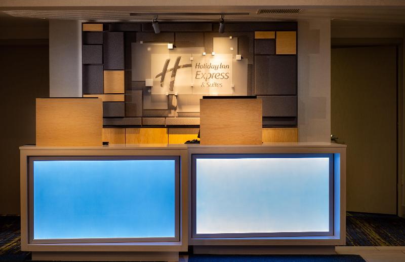 Holiday Inn Express & Suites Wausau By IHG image