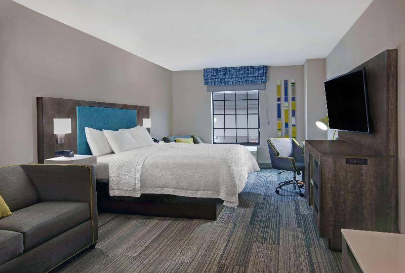 Hampton Inn Westfield image