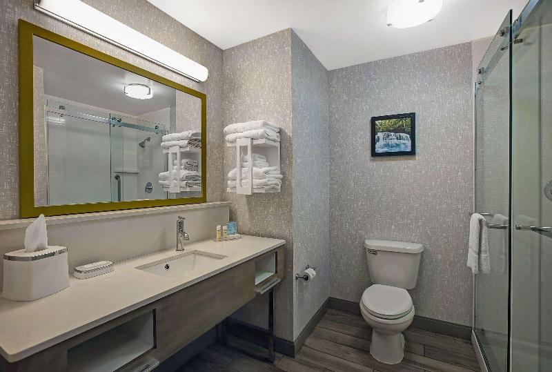 Hampton Inn Westfield image
