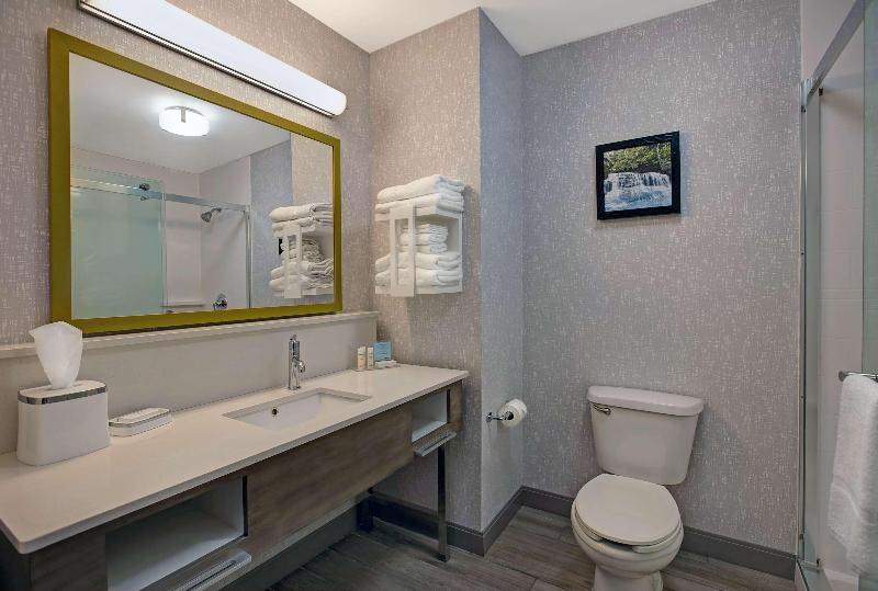 Hampton Inn Westfield image