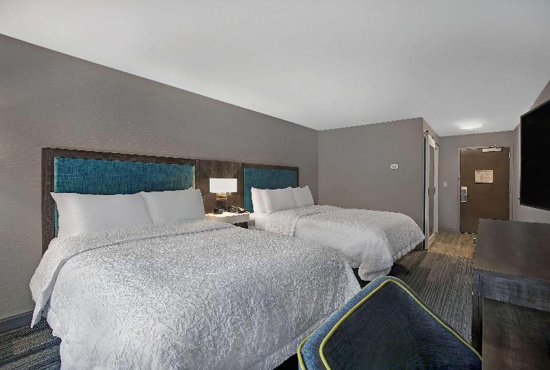 Hampton Inn Westfield image