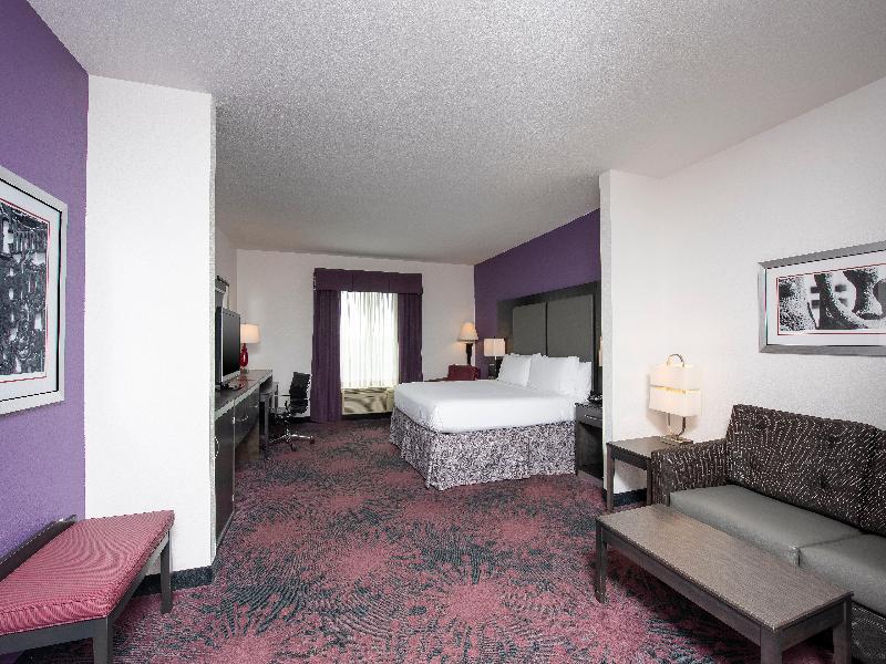 Holiday Inn Express and Suites Columbus Polaris Pa image