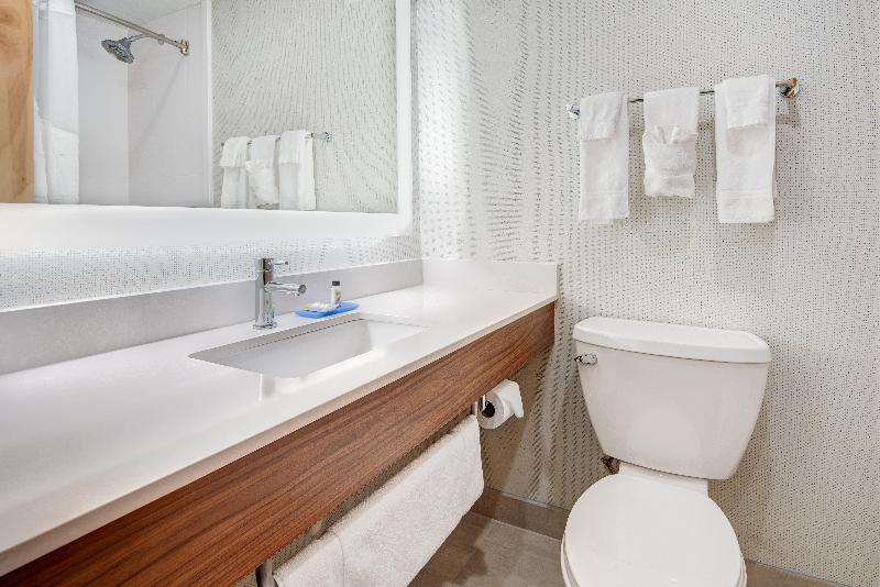 Holiday Inn Express and Suites West Long Branch Ea image