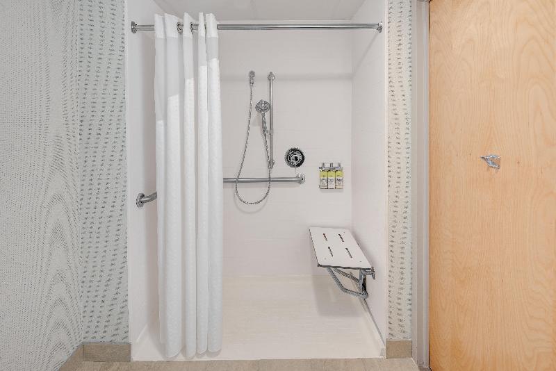 Holiday Inn Express and Suites West Long Branch Ea image