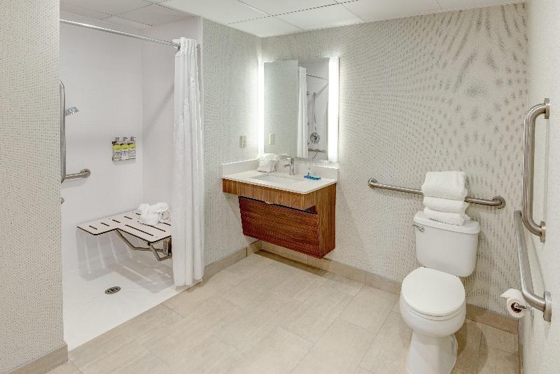Holiday Inn Express and Suites West Long Branch Ea image