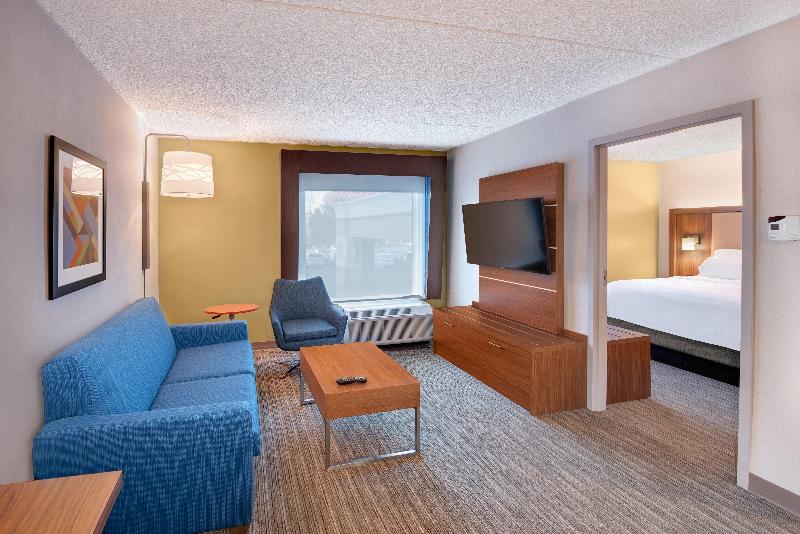 Holiday Inn Express and Suites West Long Branch Ea image