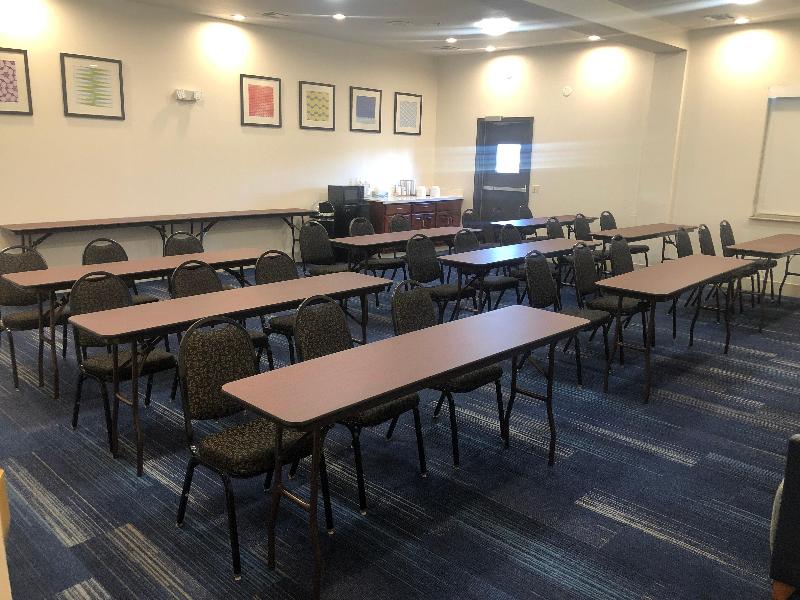 Holiday Inn Express and Suites Woodward Hwy 270 image