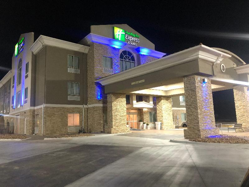 Holiday Inn Express and Suites Woodward Hwy 270 image